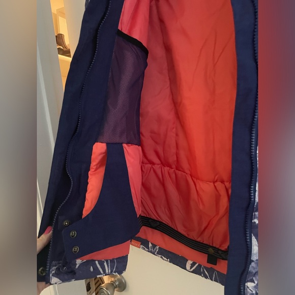 Roxy Ski Jacket - Picture 3 of 13